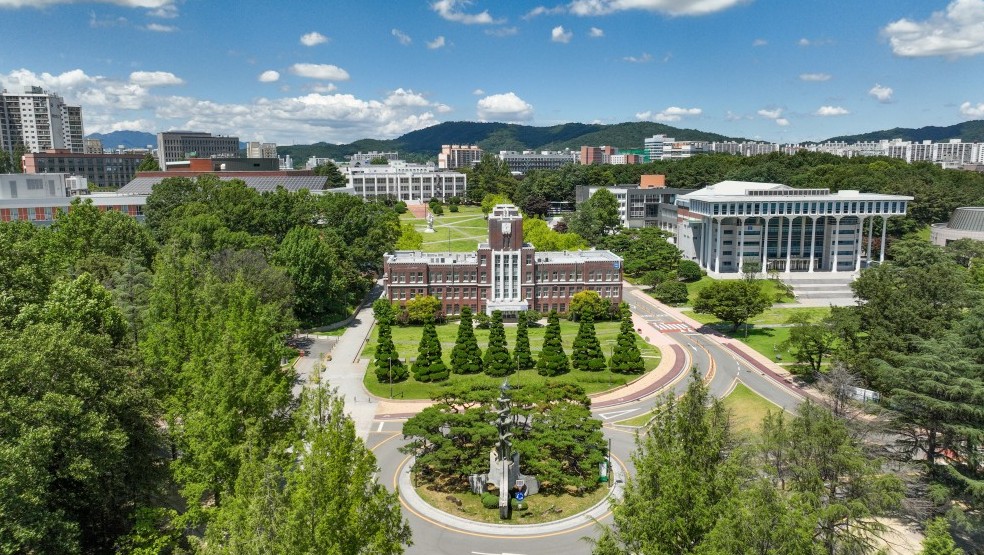 전남대 동문 기업인 김병운 대표, 모교에 발전기금 기부 대표이미지